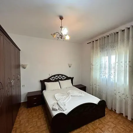 Feti Xhone Apartamento