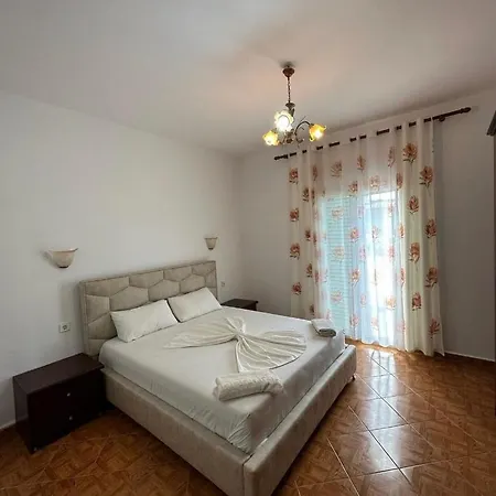 Apartamento Feti Xhone